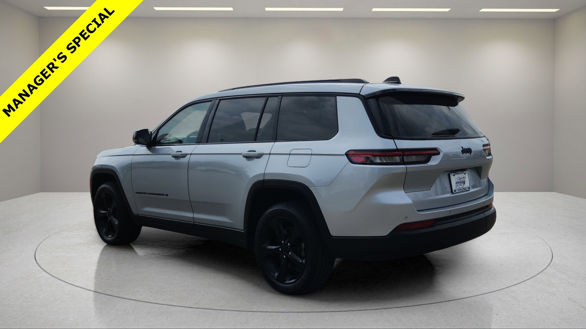 2023 Jeep Grand Cherokee Altitude photo 4