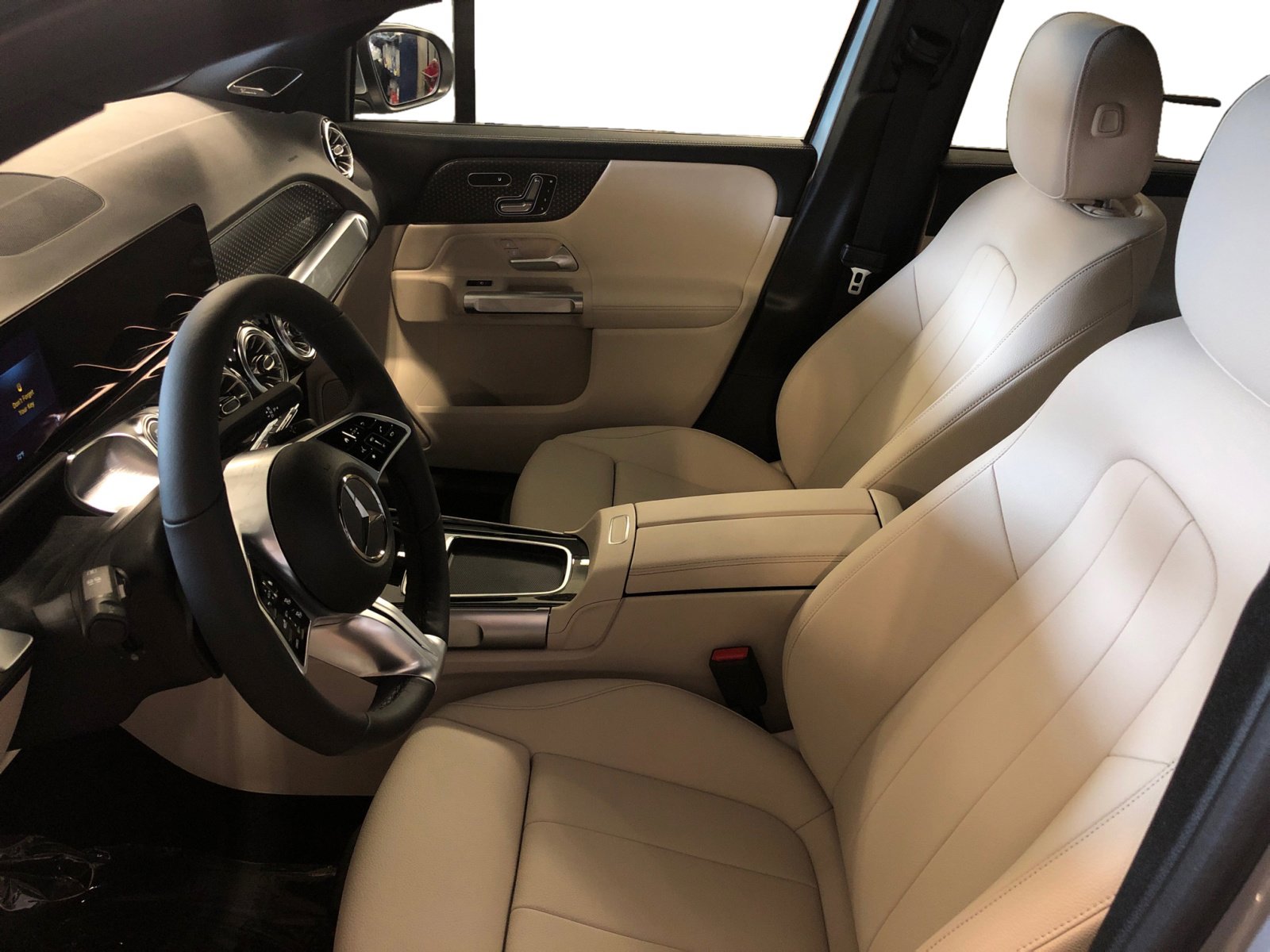 2025 Mercedes Benz GLB 250 4MATIC photo 15