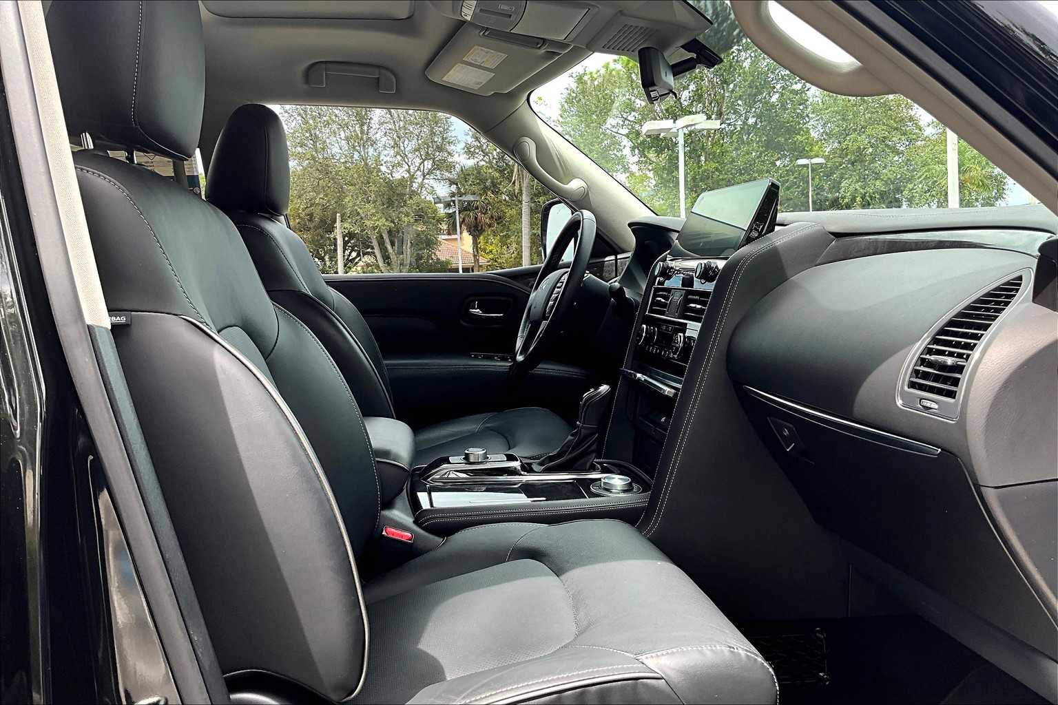2024 Infiniti QX80 Luxe photo 5