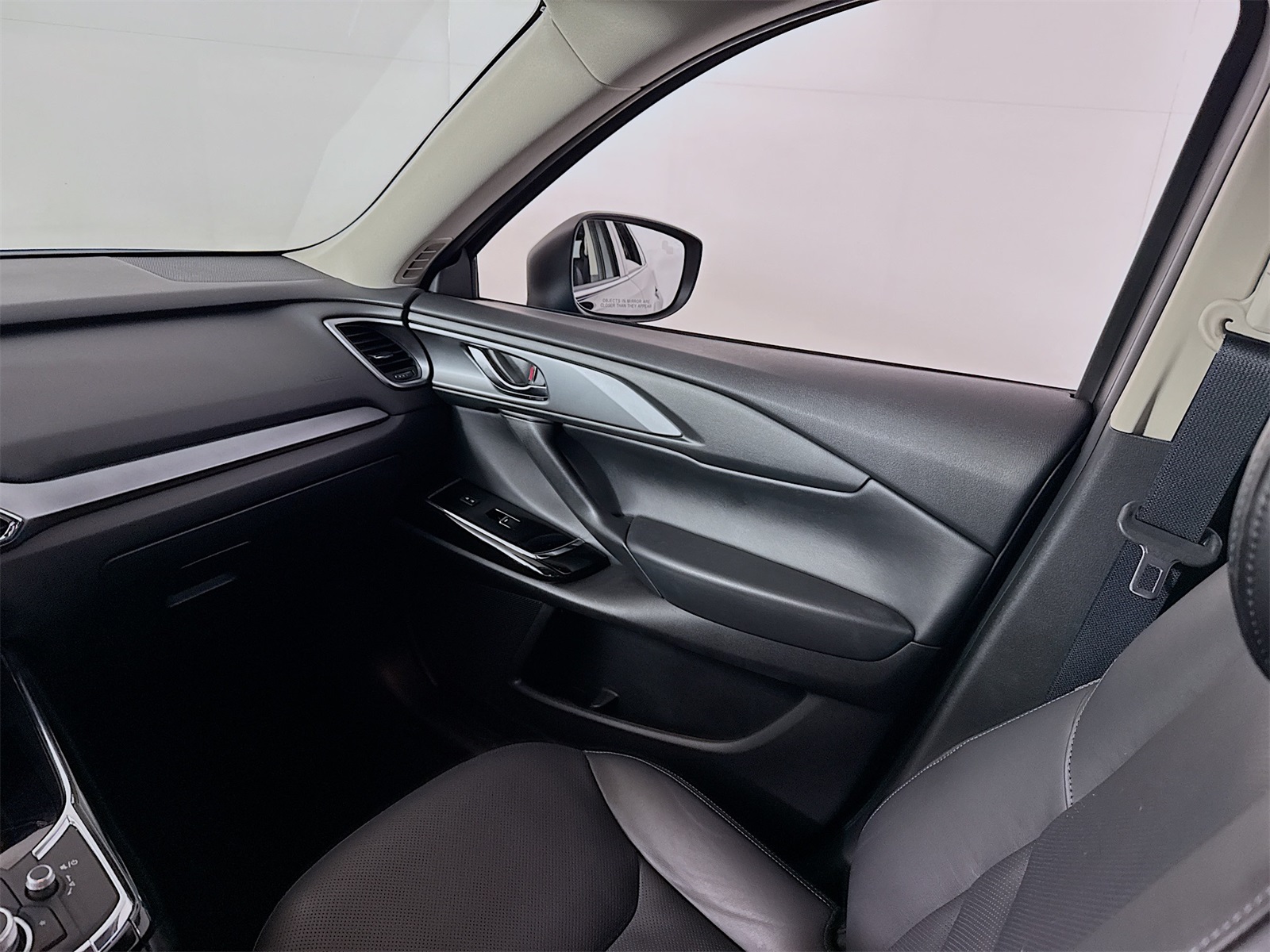 2023 Mazda CX-9 Touring photo 17