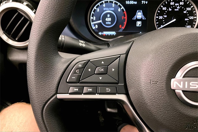 2025 Nissan Versa 1.6 SV photo 20