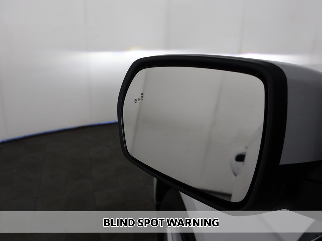 2022 Ford Edge SEL photo 4