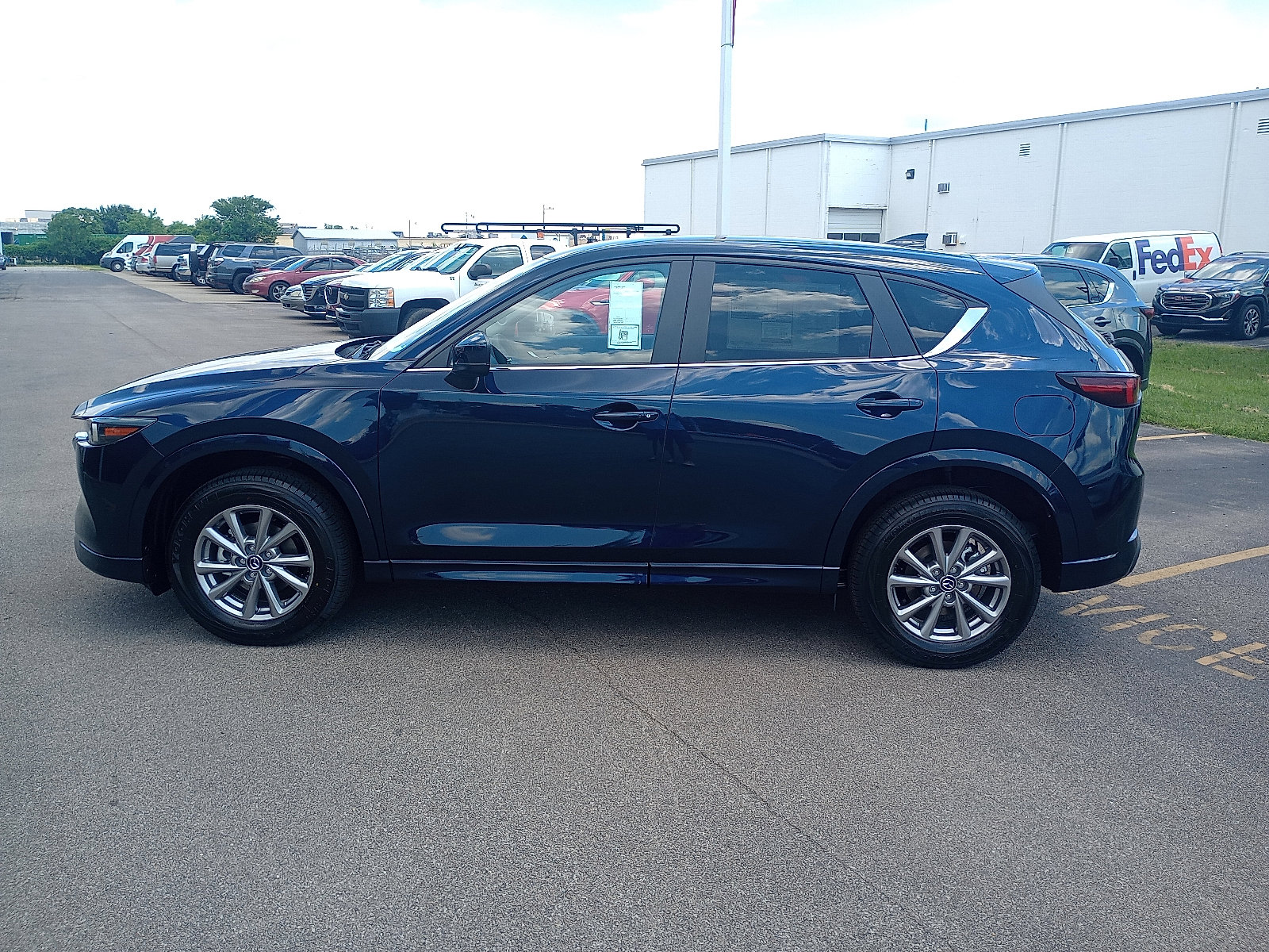 2025 Mazda CX-5 2.5 S Preferred photo 4