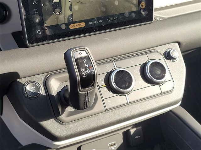 2024 Land Rover Defender 110 S photo 18
