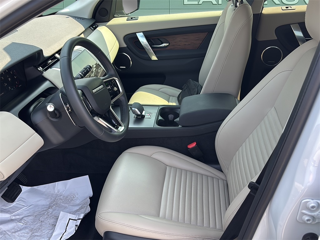 2025 Land Rover Discovery Sport S photo 25