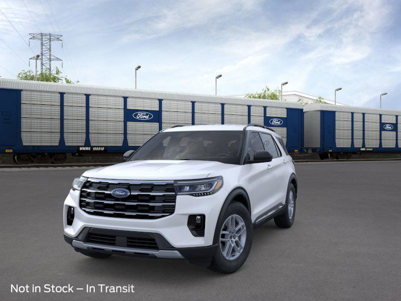 2025 Ford Explorer photo 3