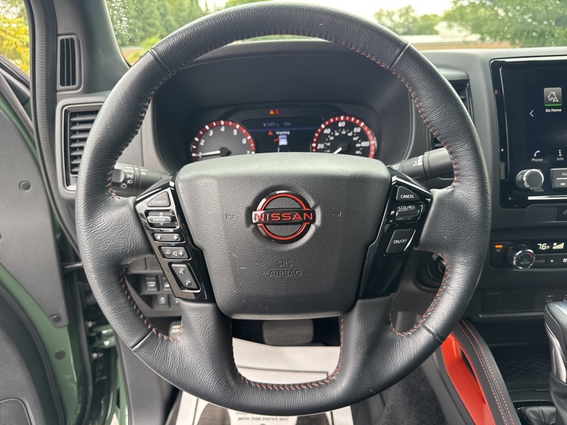 2023 Nissan Frontier PRO-4X Crew Cab photo 9