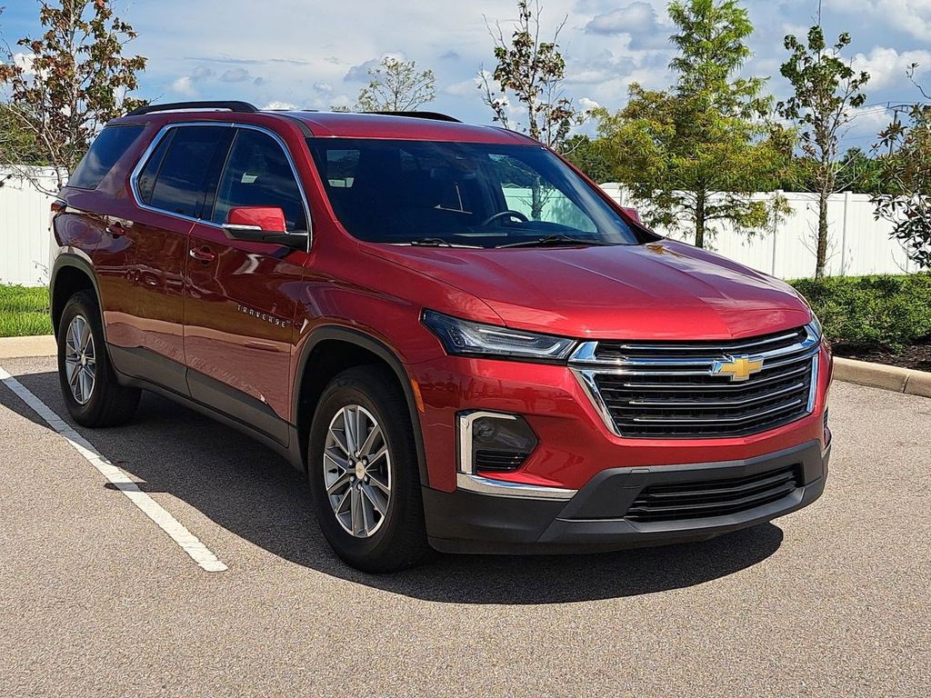 2023 Chevrolet Traverse photo 2