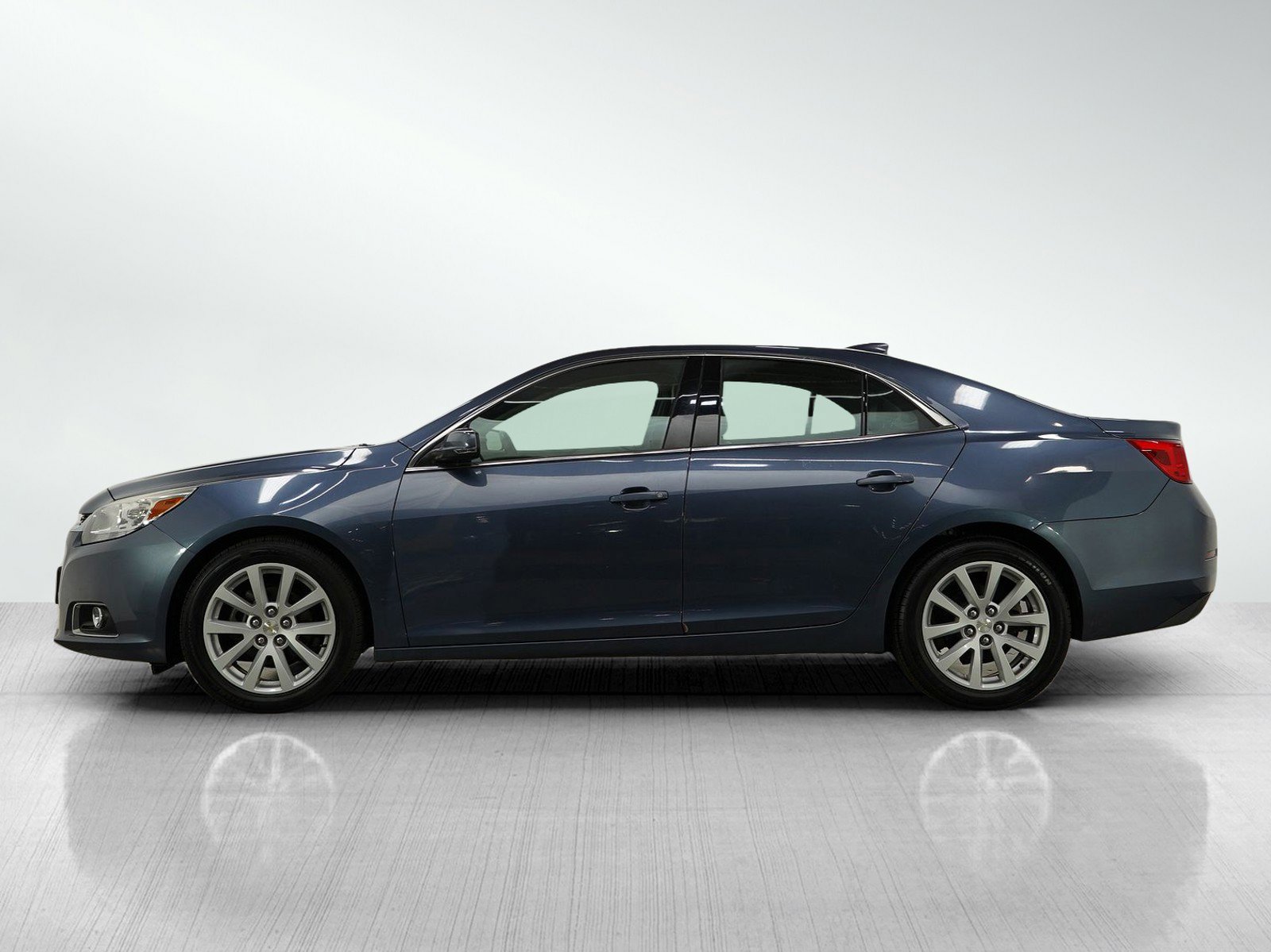 Used 2015 Chevrolet Malibu 2LT with VIN 1G11D5SL0FF265948 for sale in Minneapolis, Minnesota