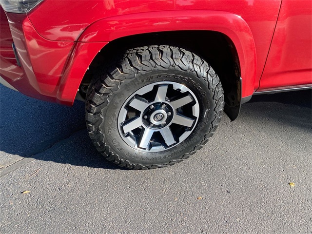 2017 Toyota 4Runner TRD Off-Road Premium photo 2
