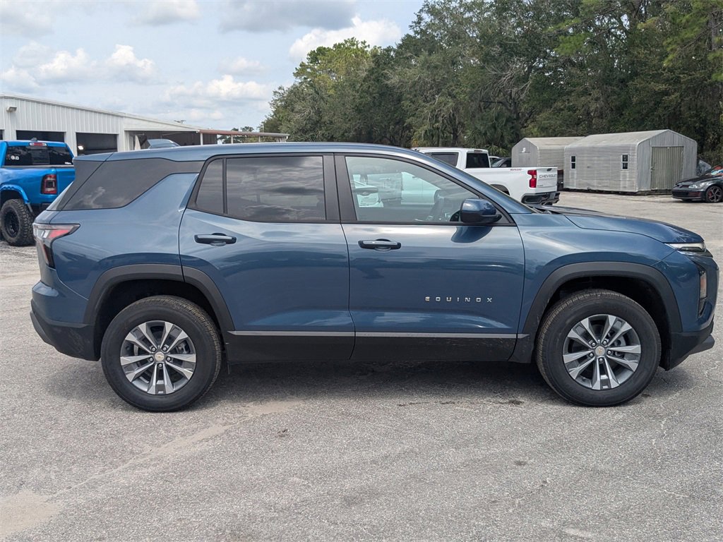 2026 Chevrolet Equinox LT photo 2