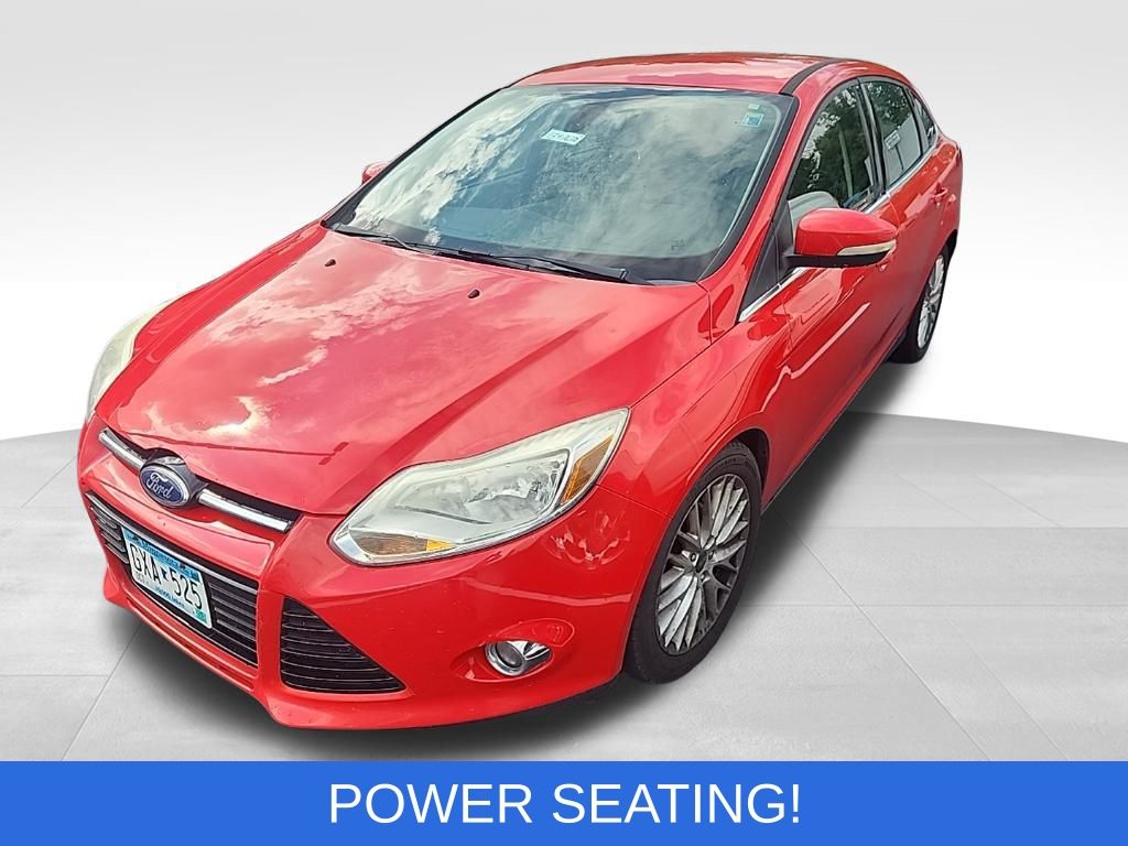 2012 Ford Focus SEL photo 6