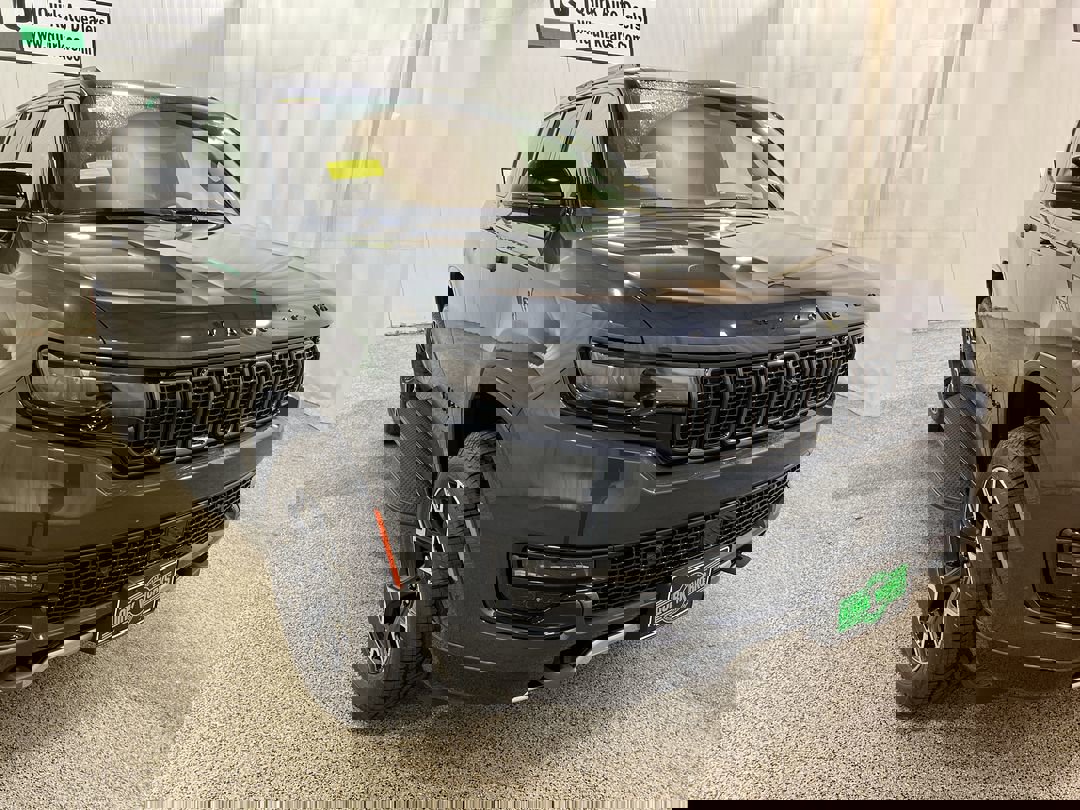 2025 Jeep Wagoneer Series II's photo