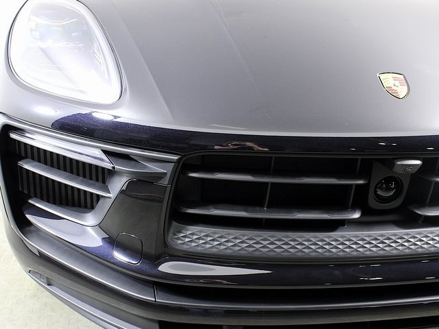 2025 Porsche Macan S photo 11