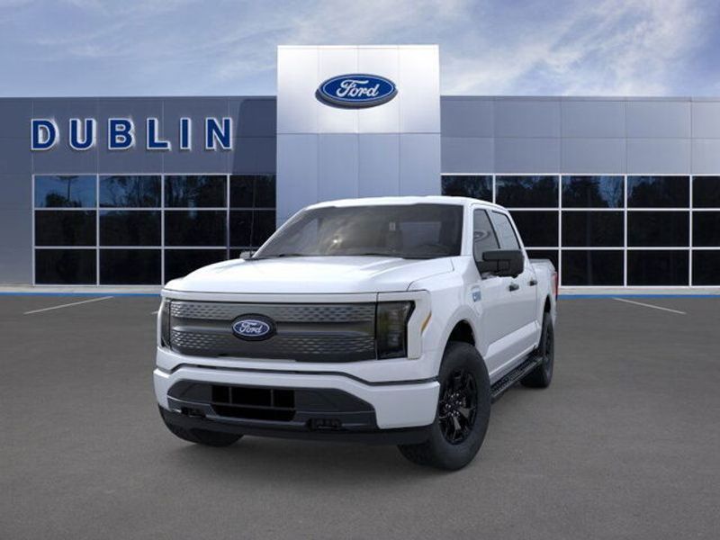 2025 Ford F-150 Lightning XLT photo 2