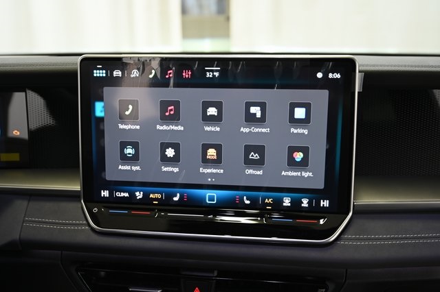 2026 Volkswagen Tiguan SE R-Line Black photo 4