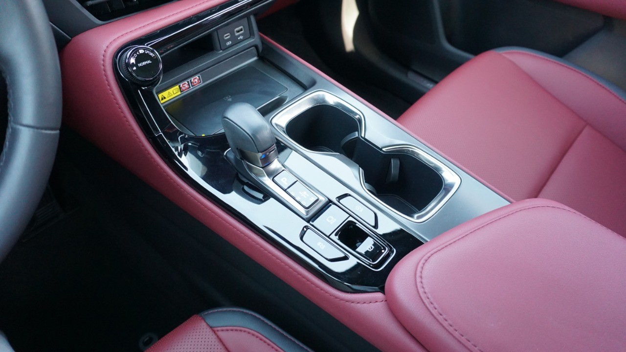 2024 Lexus NX 250 Premium photo 17