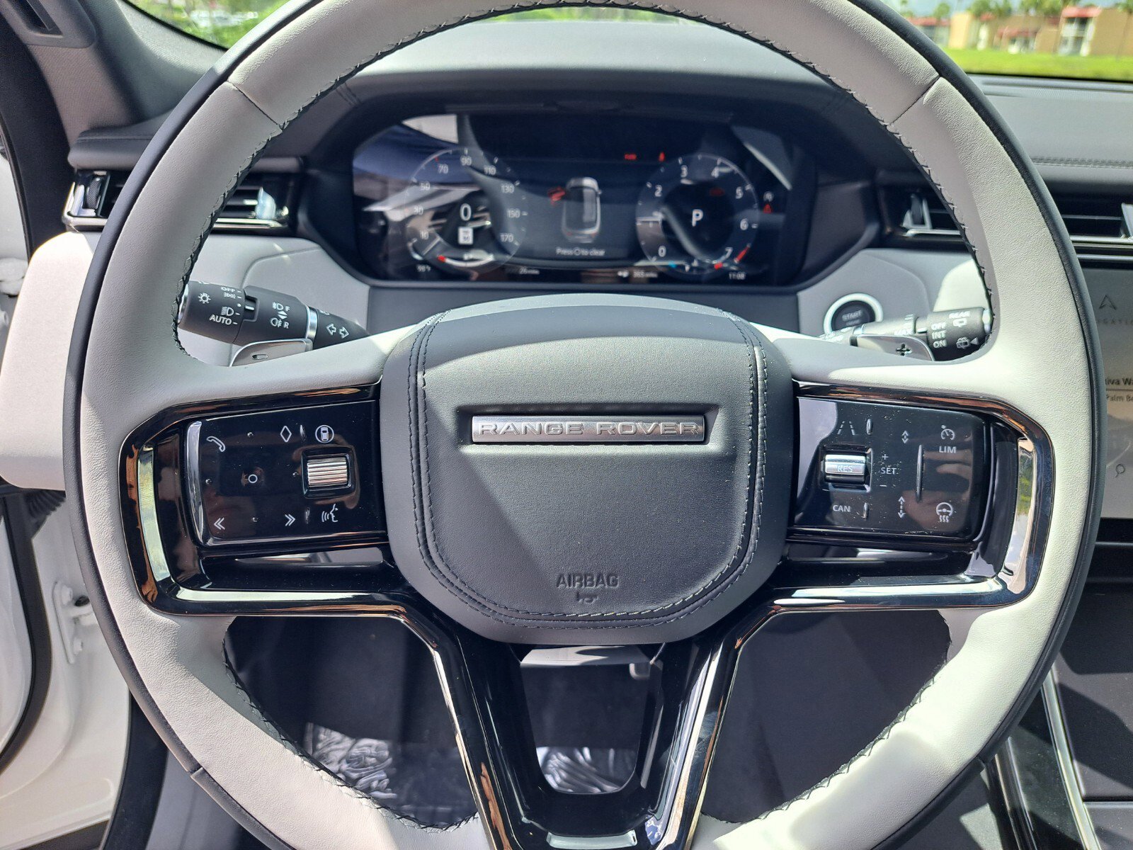 2026 Land Rover Range Rover Velar SE photo 13
