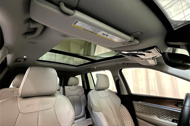 2022 Jeep Grand Cherokee Summit photo 23