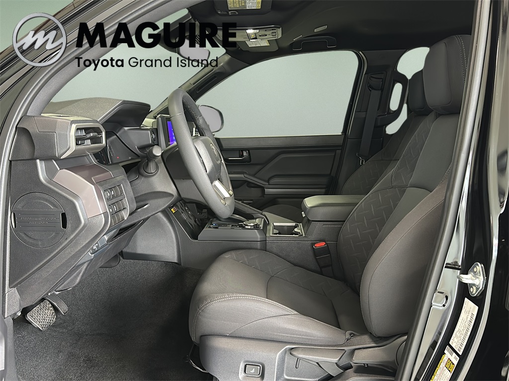 2025 Toyota Tacoma SR5 photo 3