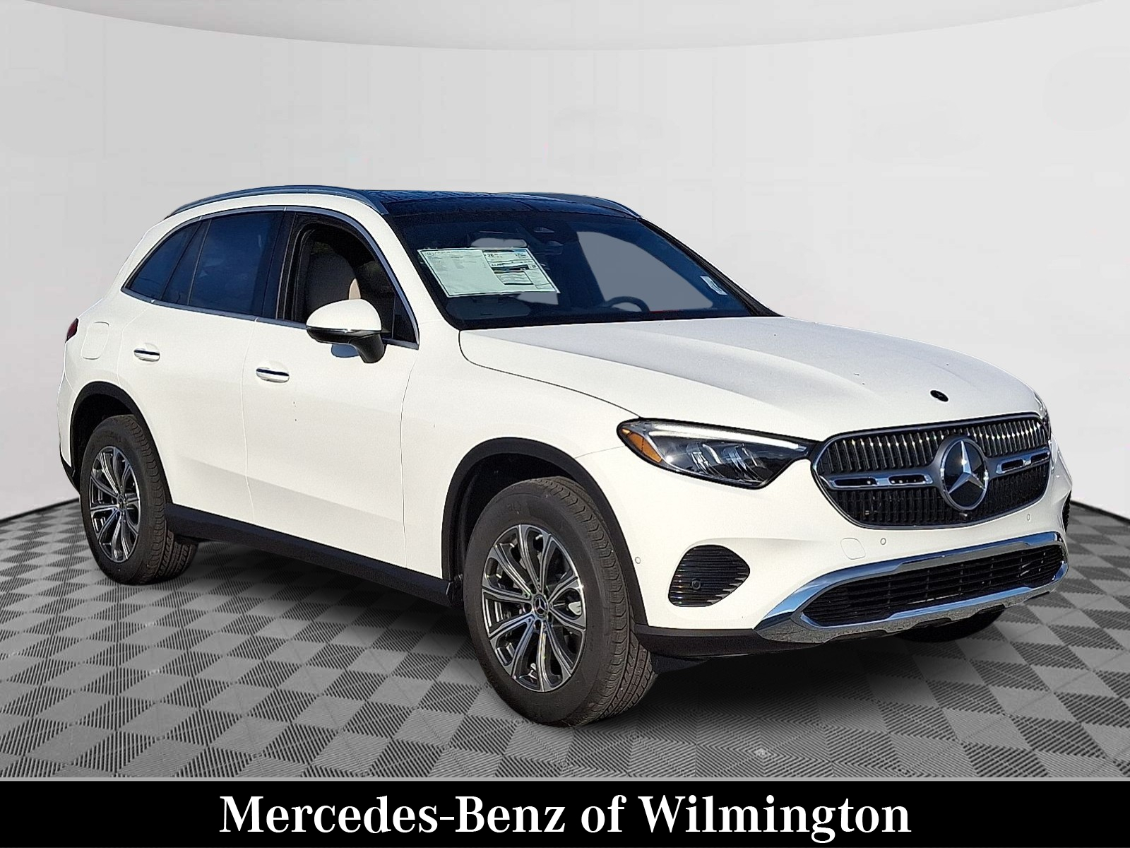 2026 Mercedes-Benz GLC Base's photo