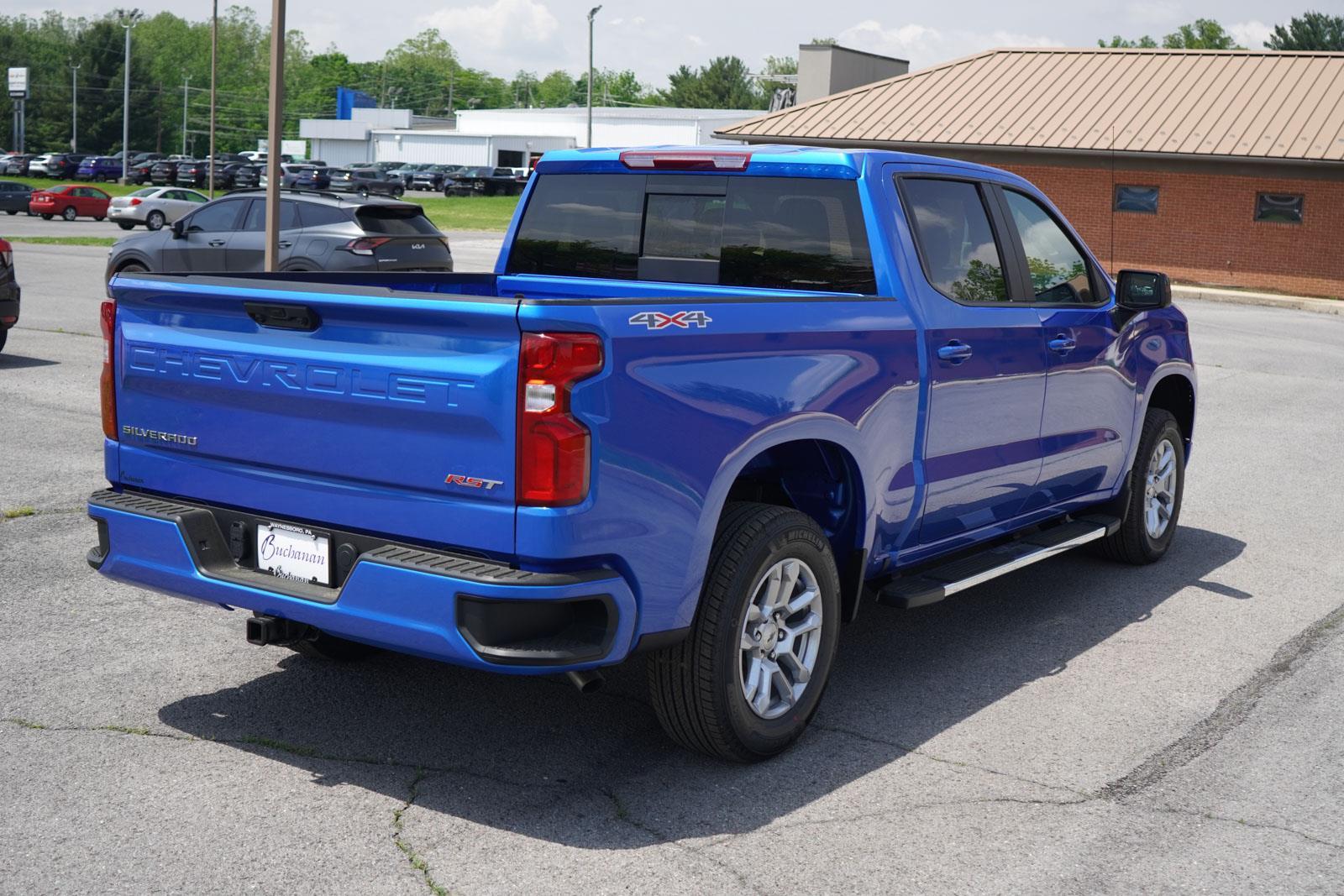 2025 Chevrolet Silverado 1500 RST photo 3