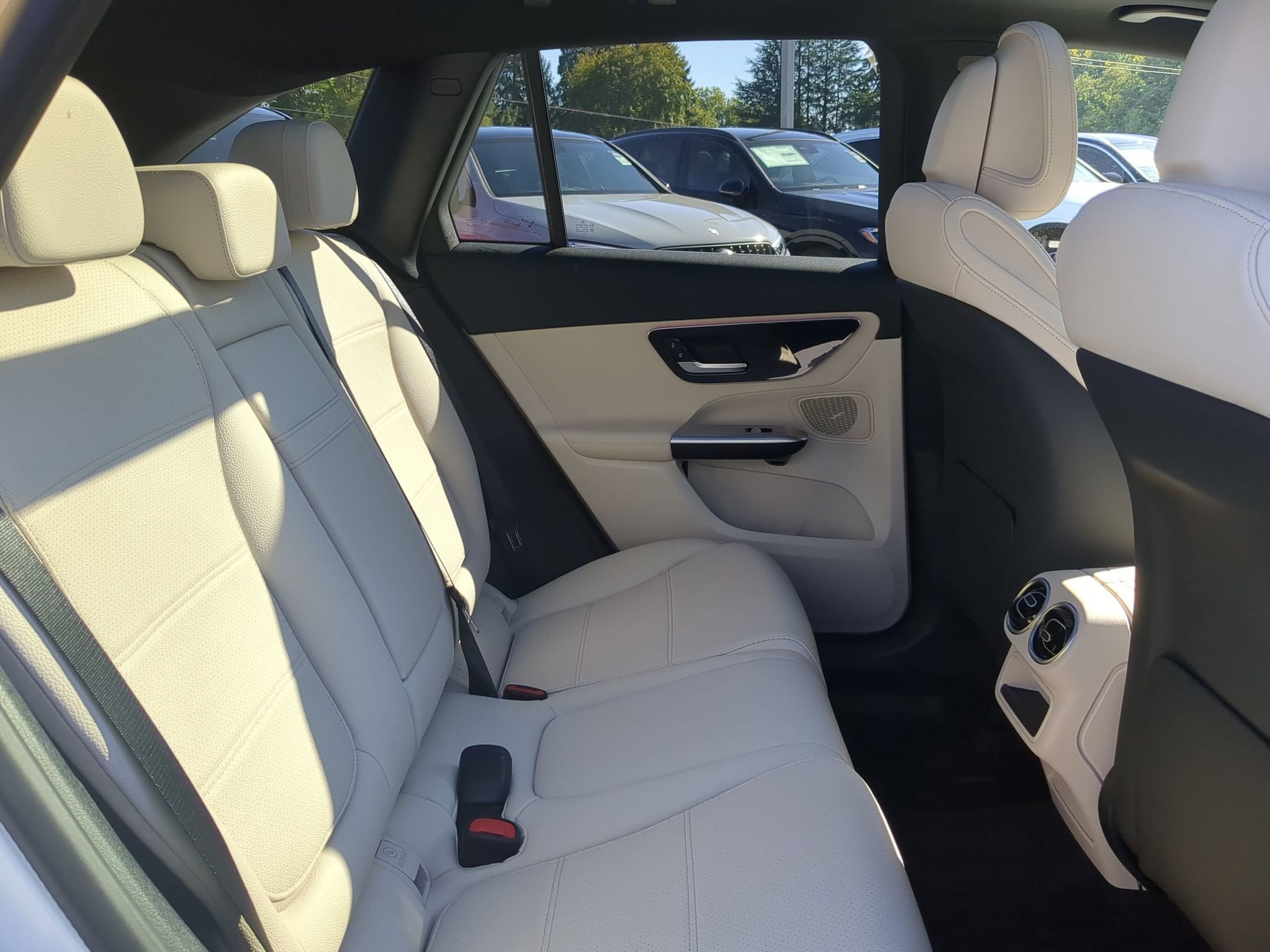 2026 Mercedes Benz GLC 300 4MATIC photo 11