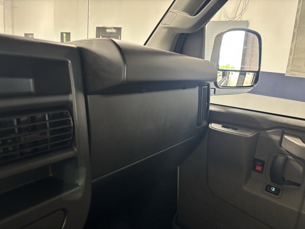 2025 Chevrolet Express Cargo 2500 photo 21