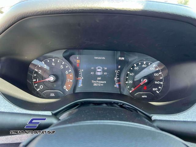 2022 Jeep Compass Latitude Lux photo 23