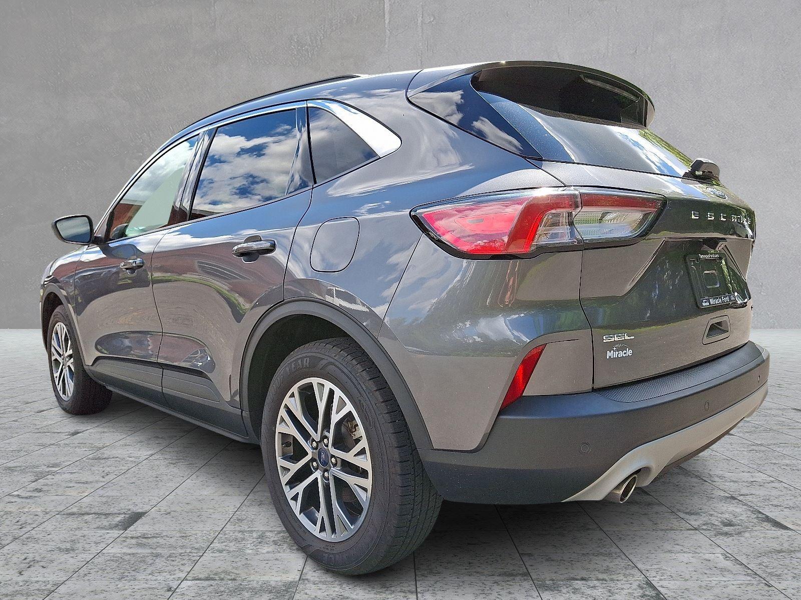 2021 Ford Escape SEL Hybrid photo 4