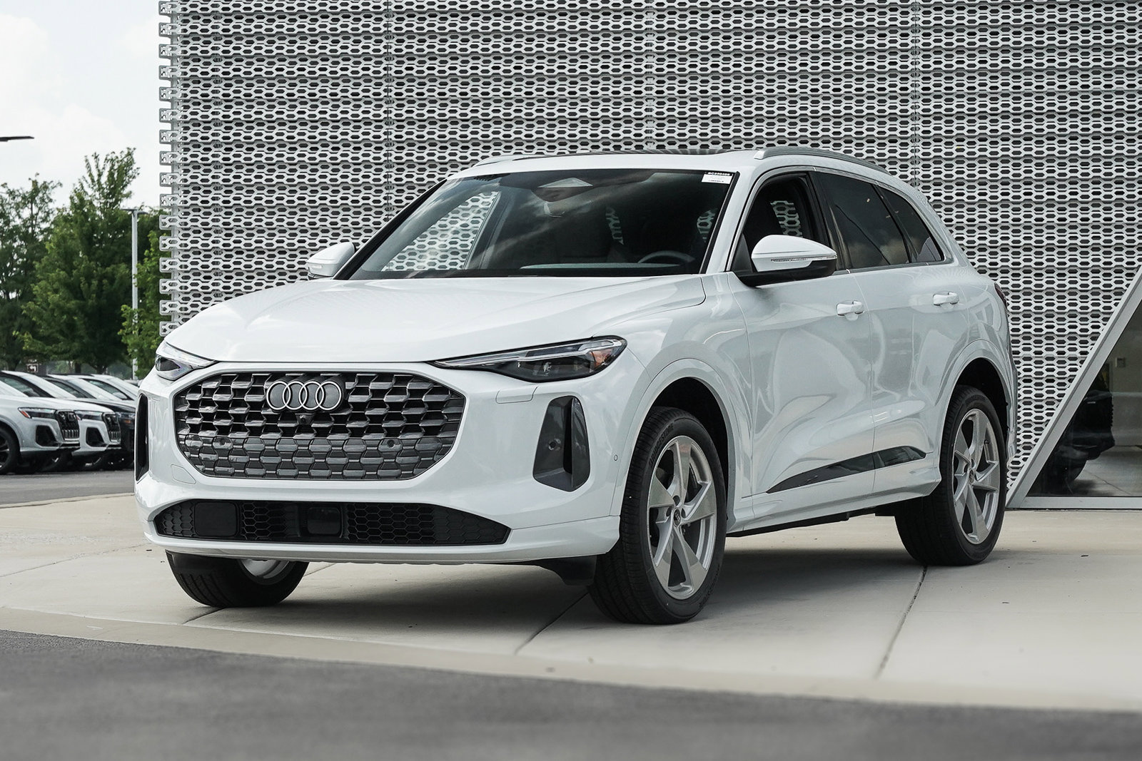 2025 Audi Q5 Premium Plus photo 5