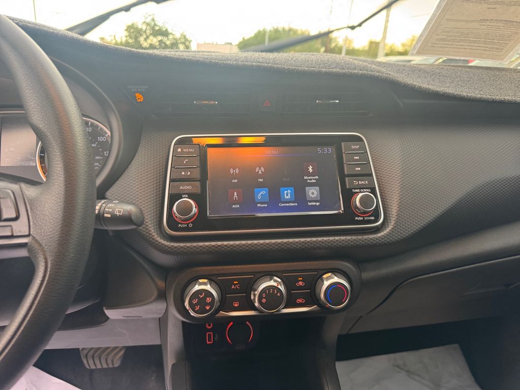 2023 Nissan Kicks S photo 10