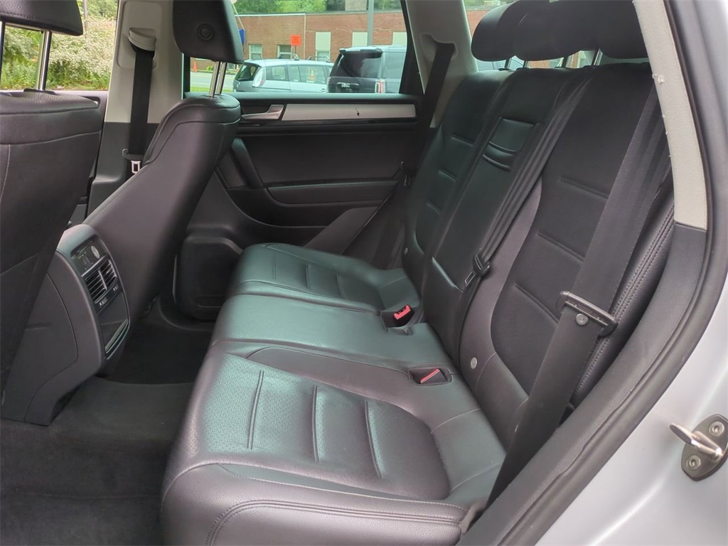 2011 Volkswagen Touareg VR6 FSI photo 22