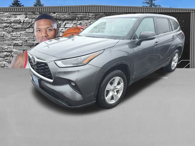 2023 Toyota Highlander LE's photo
