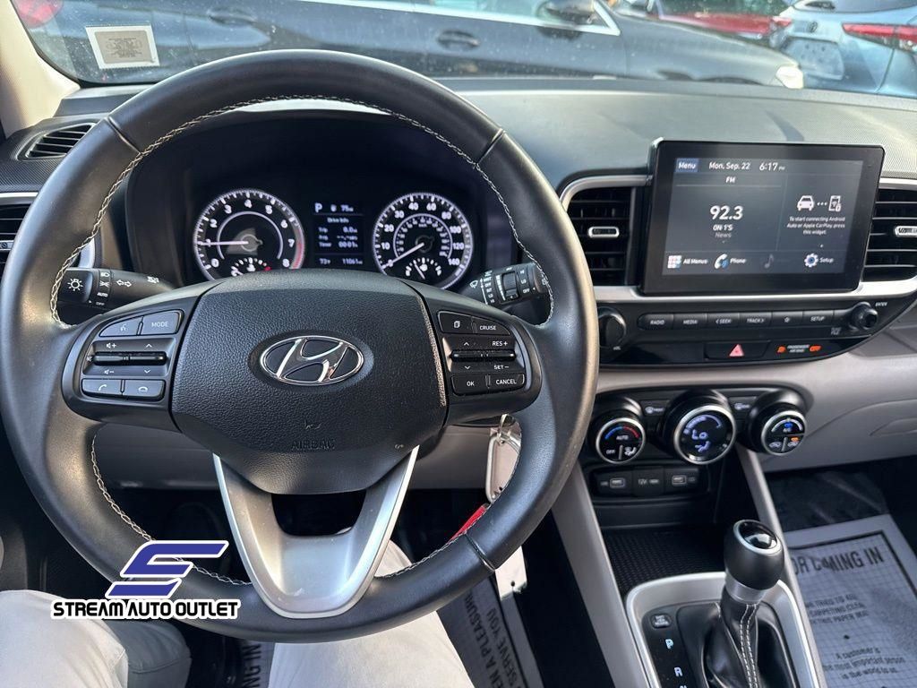 2022 Hyundai Venue SEL Limited photo 16
