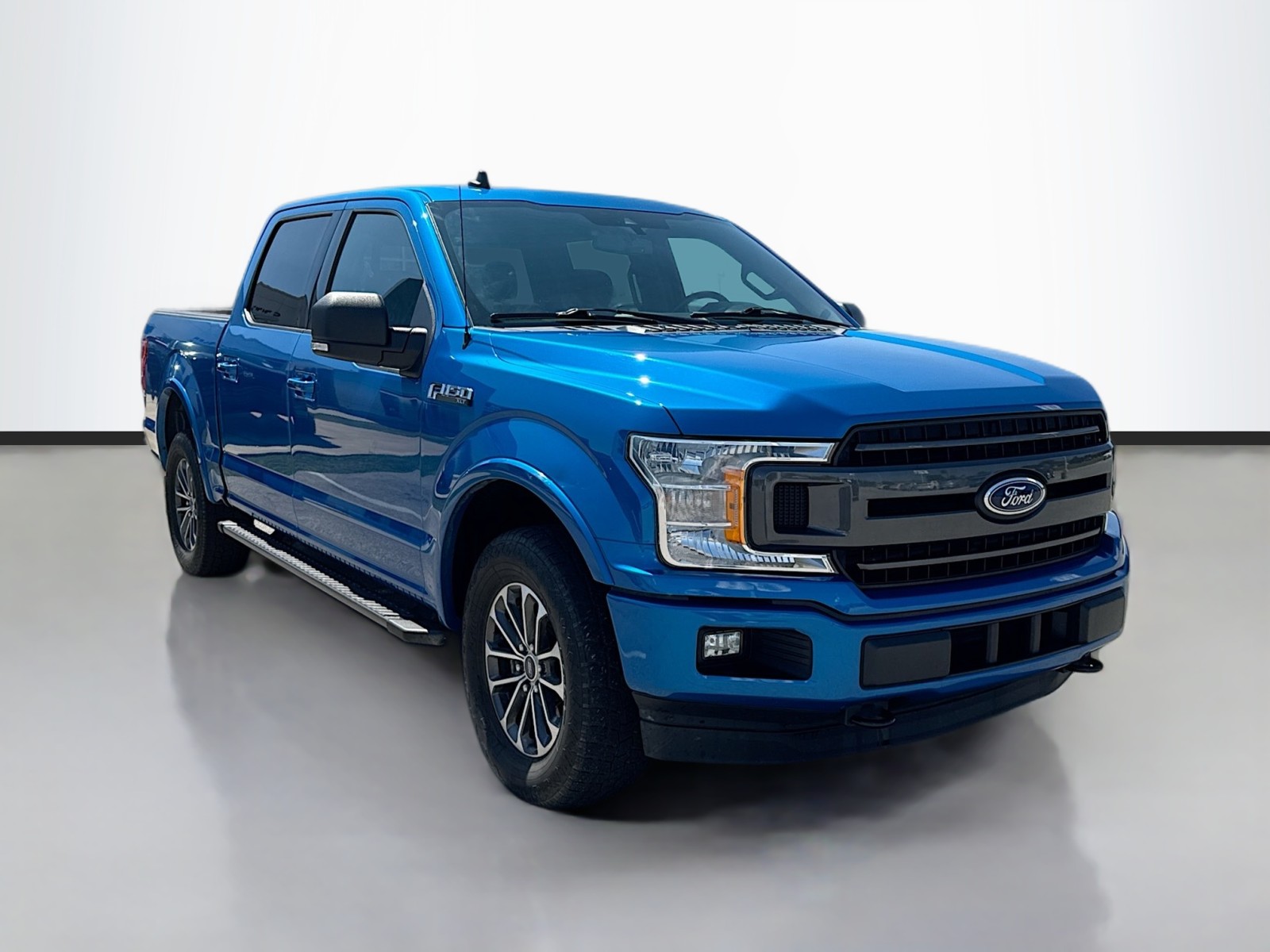 2019 Ford F-150 XLT photo 2