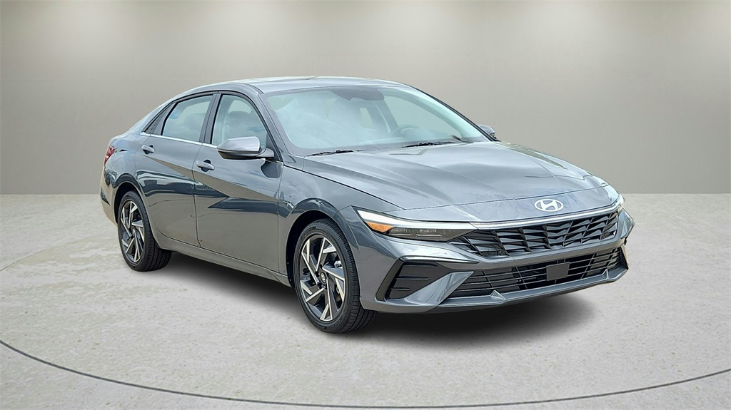 2025 Hyundai Elantra Limited's photo
