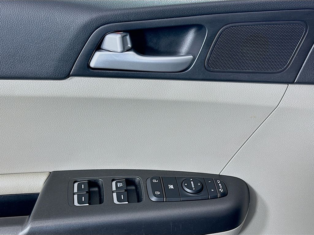 2021 Kia Sportage LX photo 17