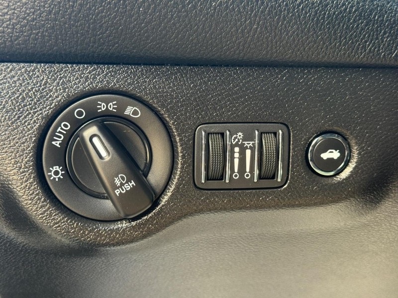 2020 Dodge Challenger SXT AWD photo 25