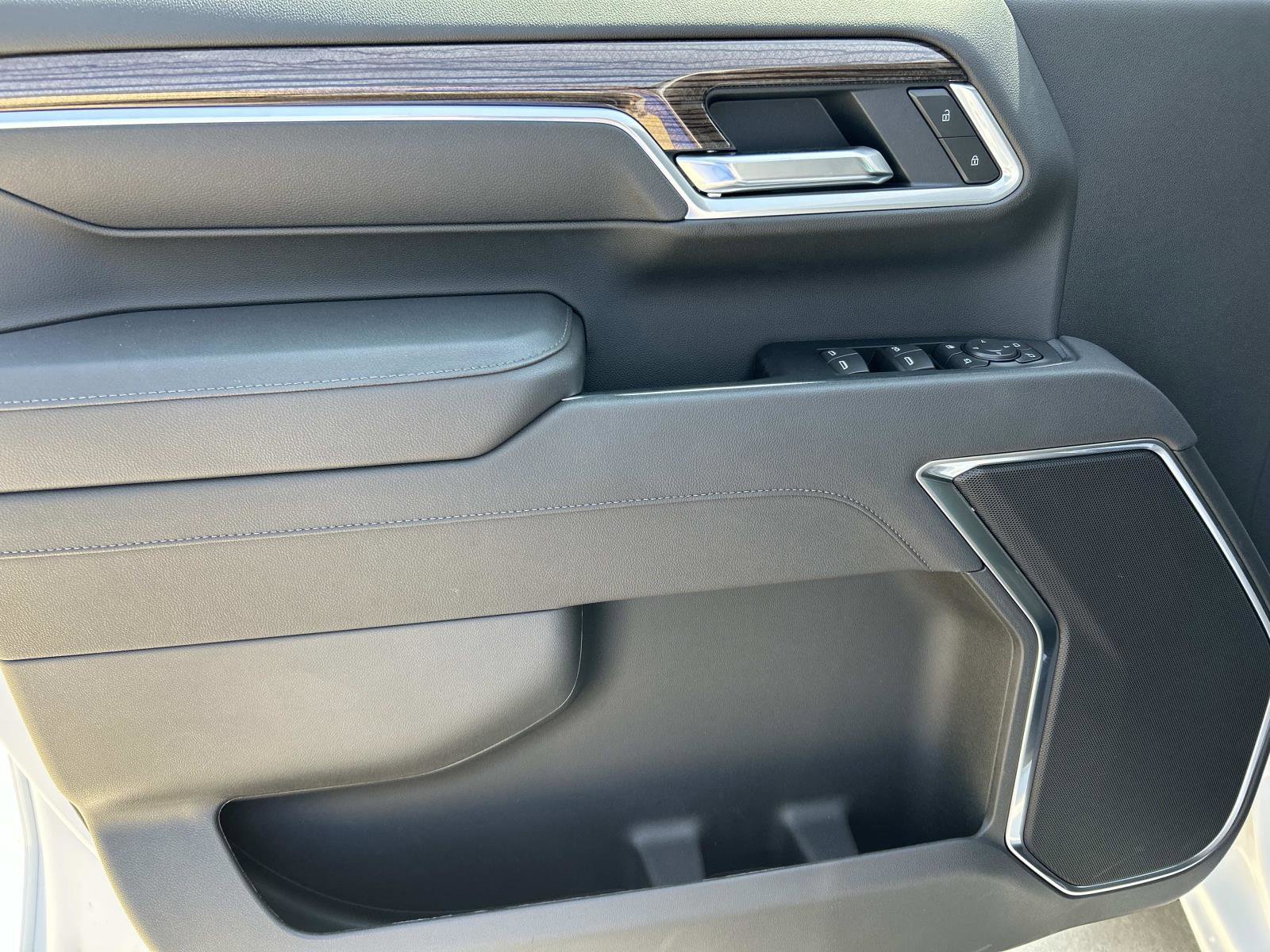 2025 Chevrolet Silverado 2500HD LT photo 17