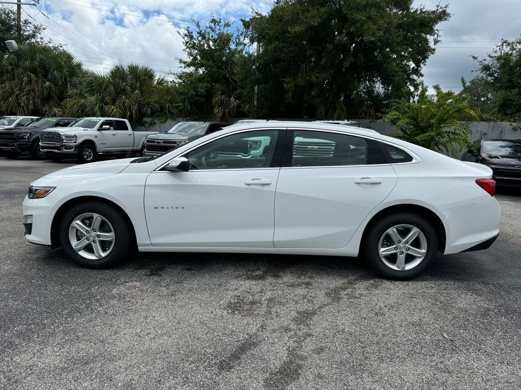 2025 Chevrolet Malibu LS photo 3