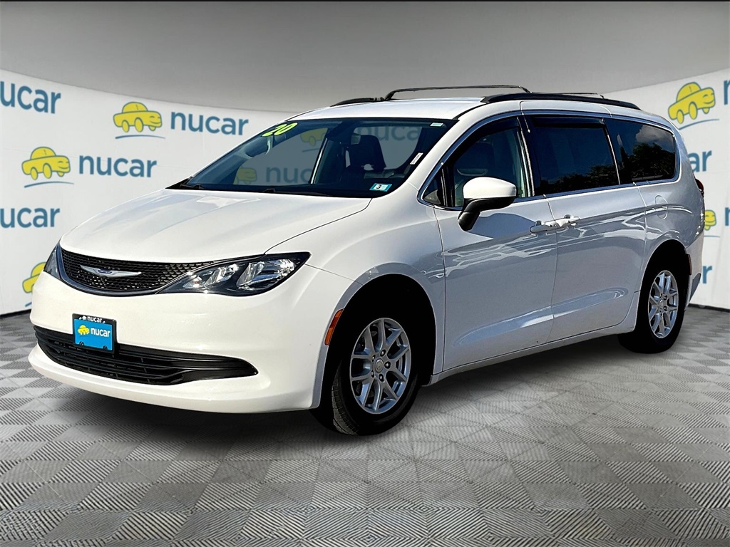 2020 Chrysler Voyager LXi photo 3