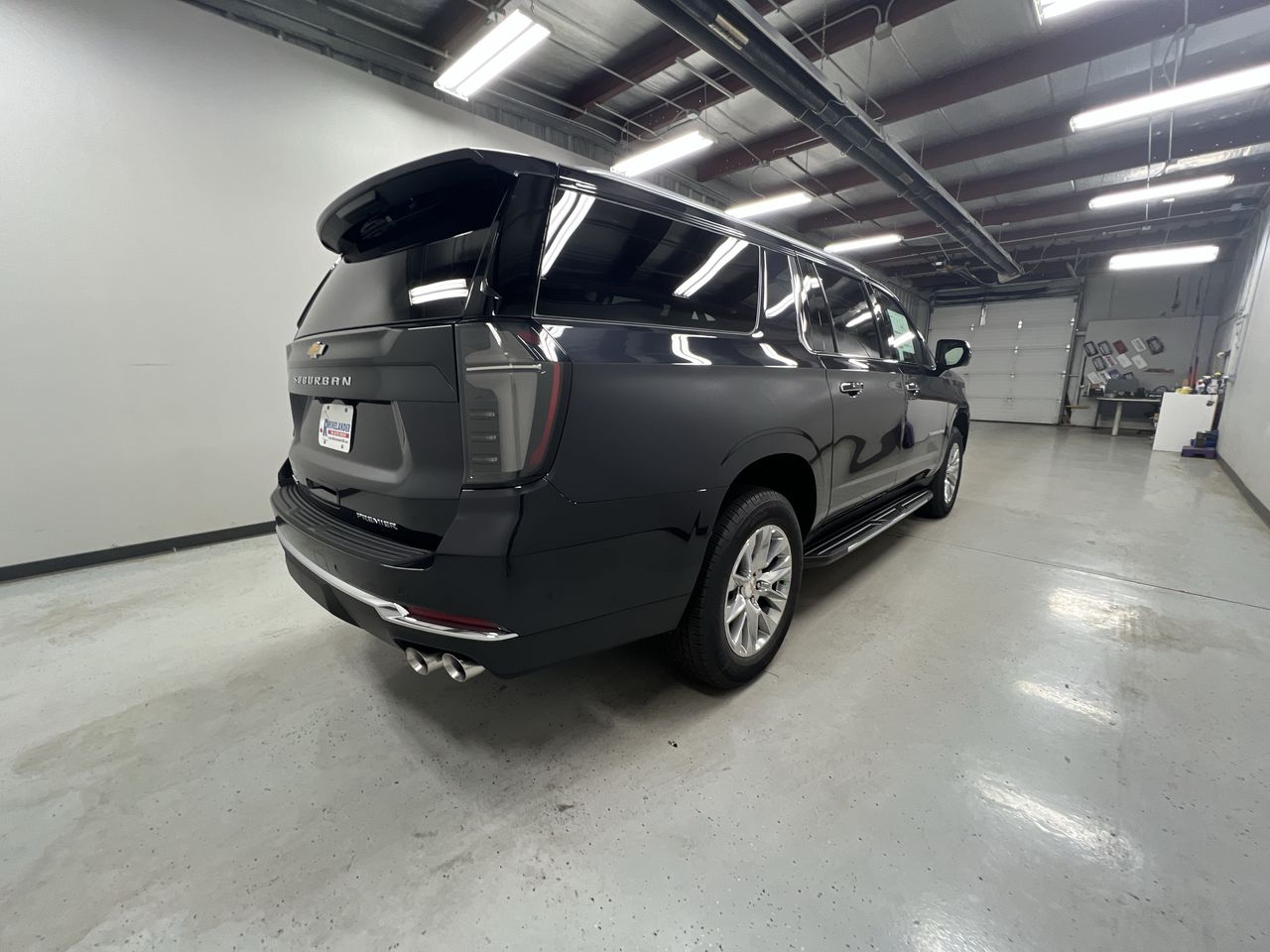 2025 Chevrolet Suburban Premier photo 8