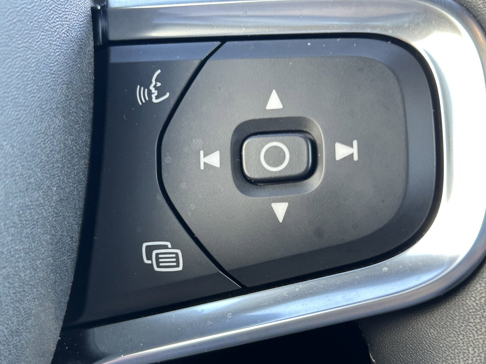 2023 Volvo C40 Recharge Ultimate photo 17
