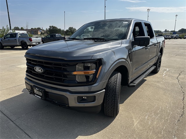 2025 Ford F-150 XLT photo 4