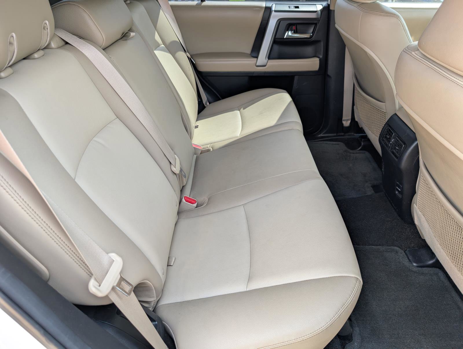 2015 Toyota 4Runner SR5 Premium photo 5