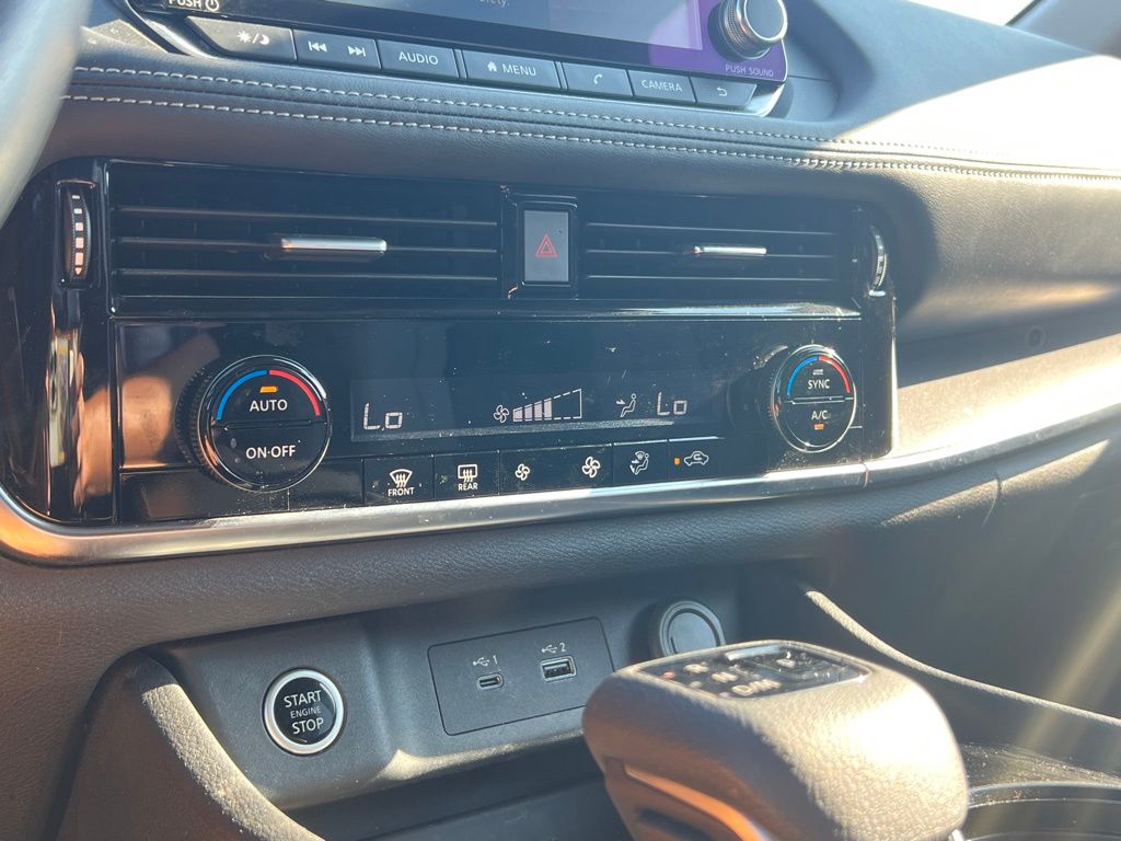 2021 Nissan Rogue SV photo 23