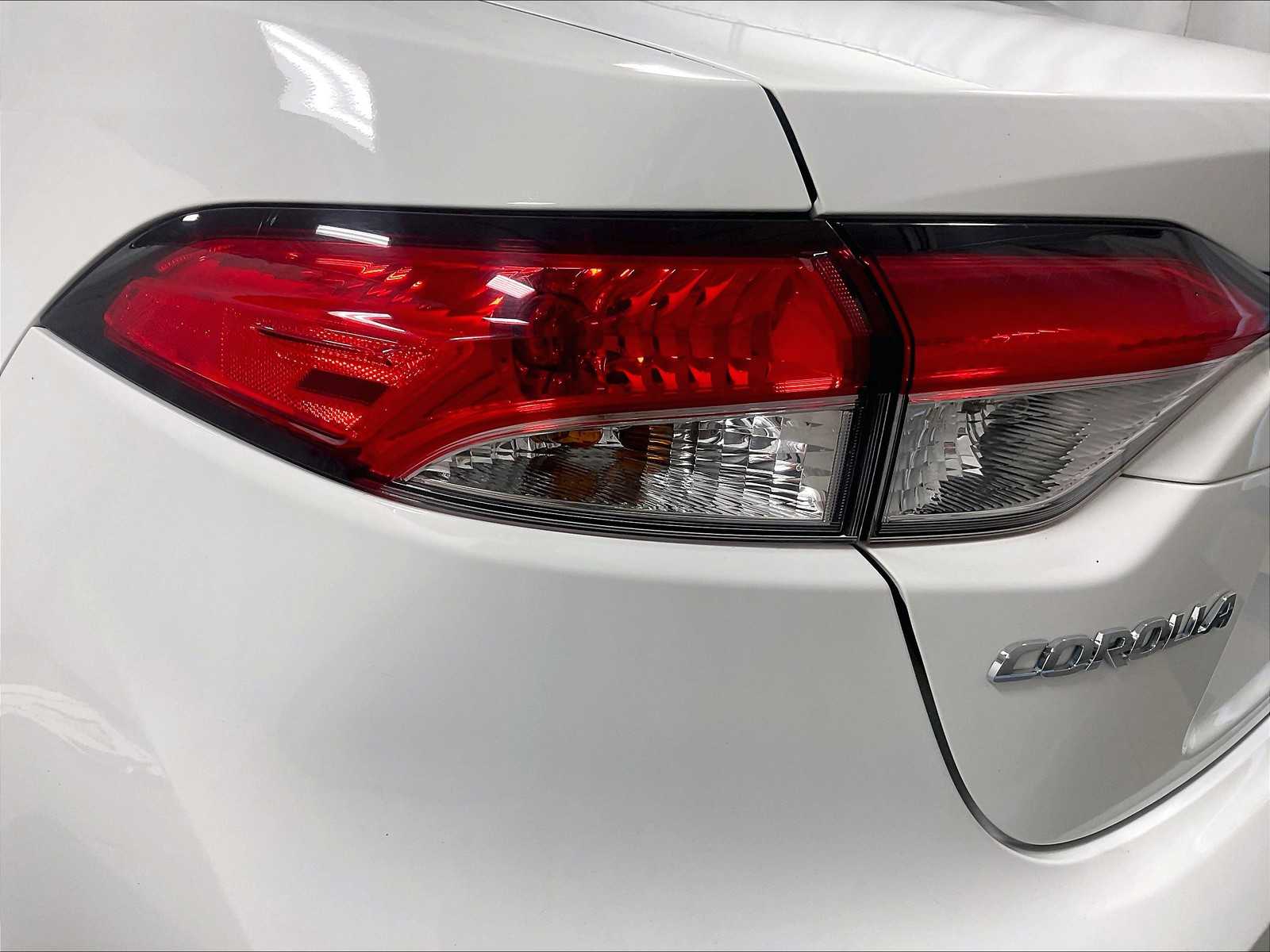 2022 Toyota Corolla LE photo 30