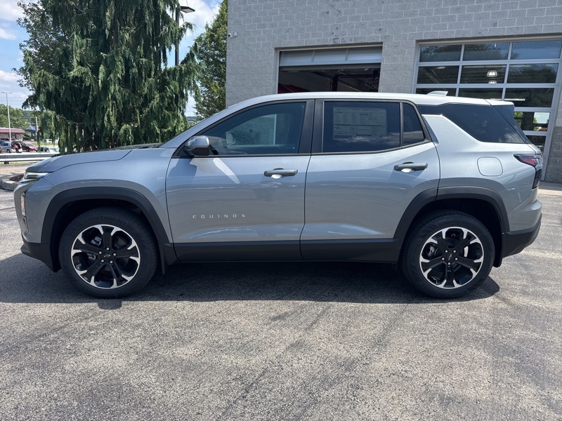 2026 Chevrolet Equinox LT photo 4