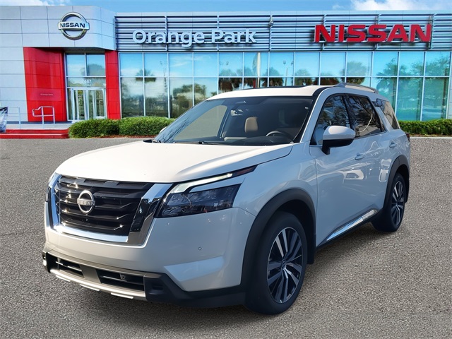 2025 Nissan Pathfinder Platinum photo 4